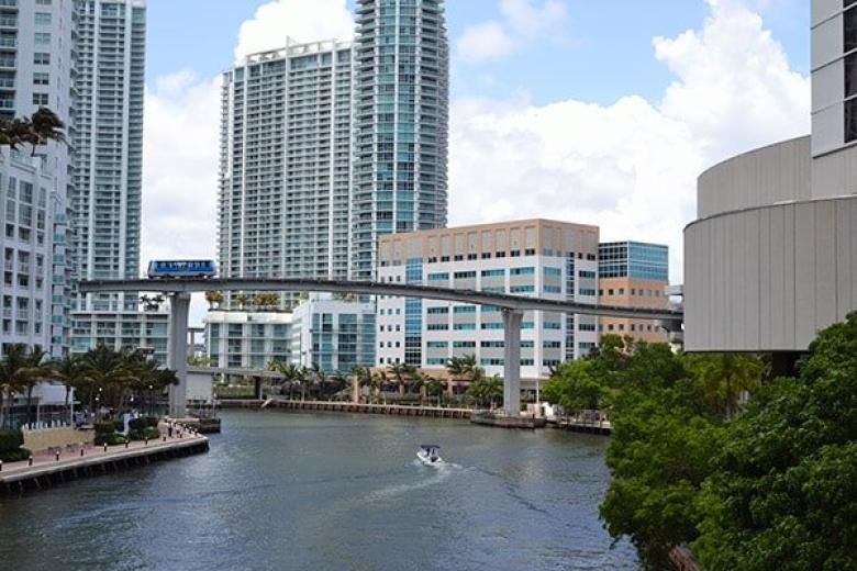 Metromover going over the Miami River